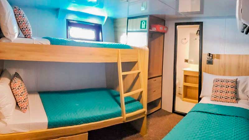 bonita twin cabin over cruise to Galapagos