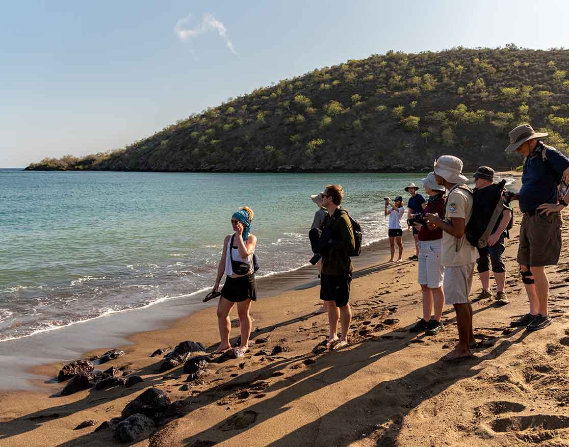 families hiking in the bonita islands cruise to Galapagos