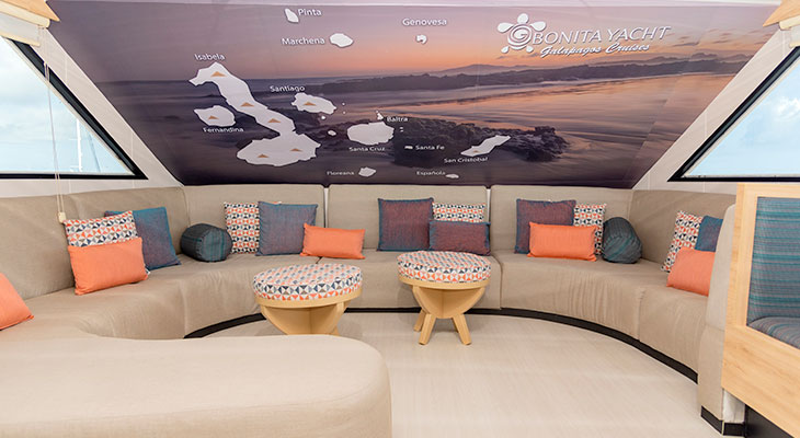 Galapagos tourist superior class cruises - Lounge