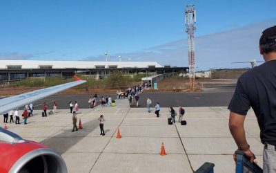 Viaje a Galápagos, Conectividad aérea y gastos extras