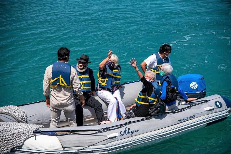 lanchas turistas en Galápagos 